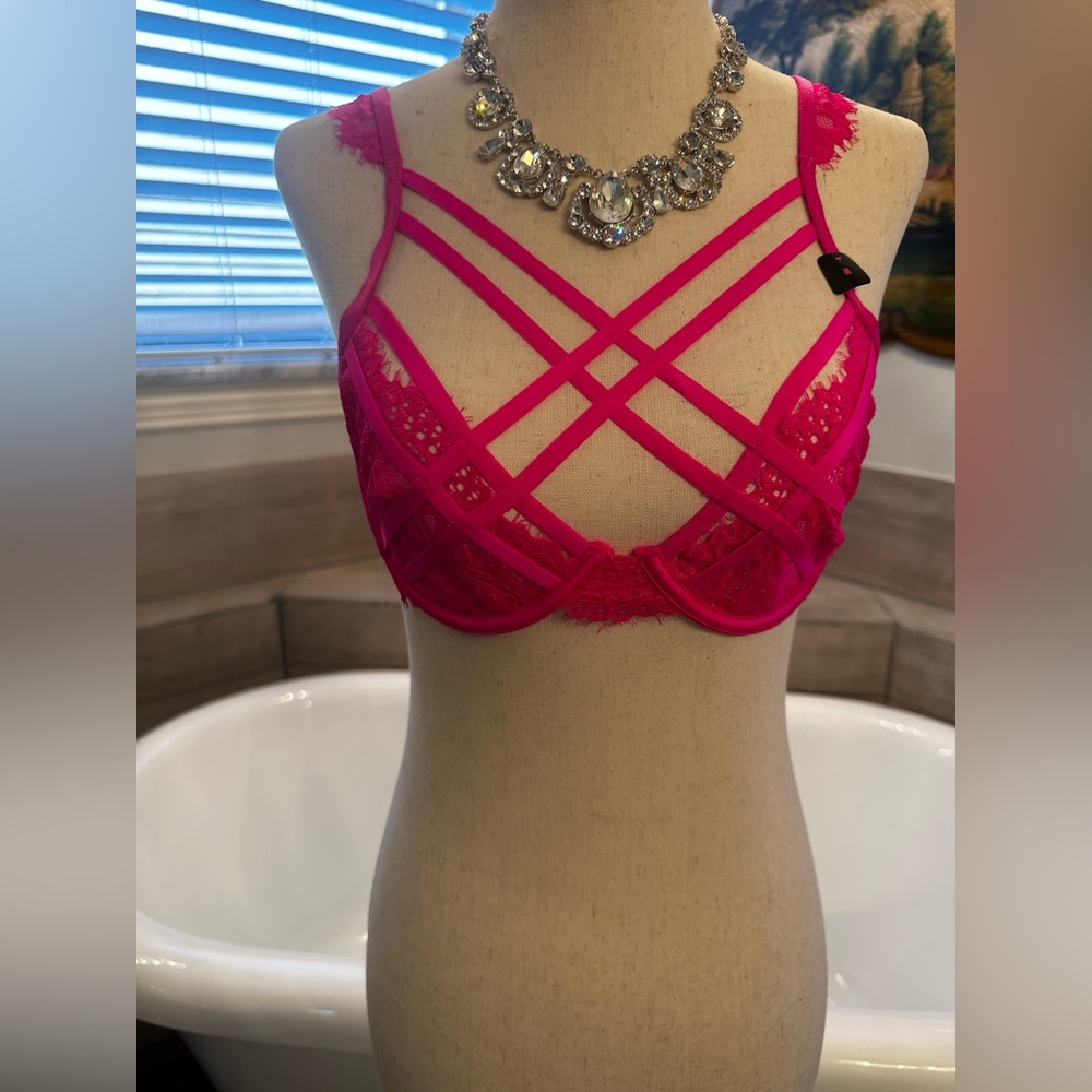 La SENZA Hot Pink Strappy Lace Bra
